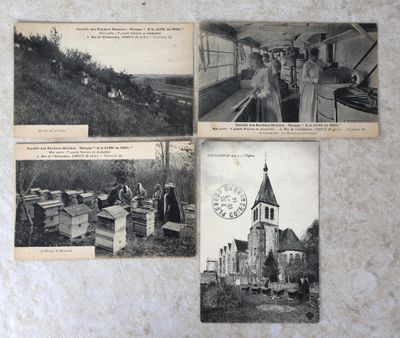 plusieurs vieilles photos en noir et blanc d'une église surmontée d'une horloge