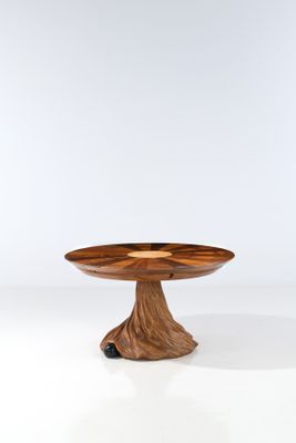 une image représentant une table en bois sur laquelle est posé un bol