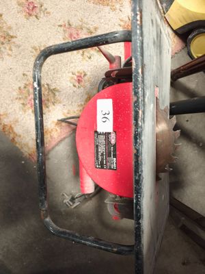 Scie d'établi tôlée noire et rouge RACING BD401