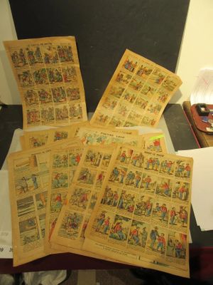 beaucoup de vieilles bandes dessinées sur la table