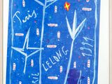 une photo d'une affiche bleue sur laquelle figurent des inscriptions