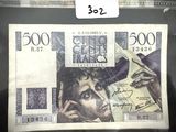 une photo d'une feuille de papier sur laquelle figure la photo d'un homme