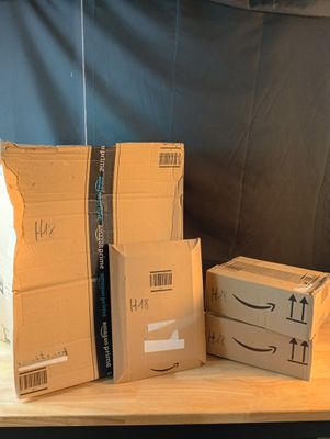 Lot de 4 colis Mystere (Retour Amazon,NPAI, Adresse incomple…