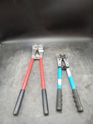 2 pinces à sertir dont Teeno modèle HX-50B