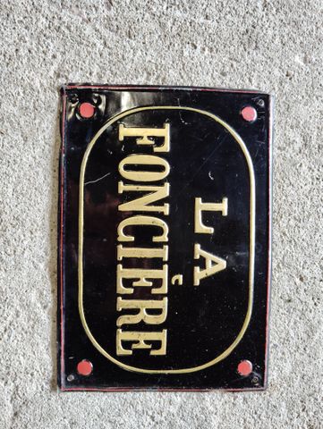 Plaque Ancienne en Tôle non émaillée « LA FONCIÈRE ». Plaque anci...