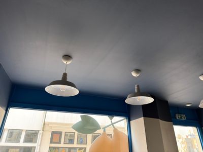 VENDU SUR DESIGNATION. 12 suspensions métal **FRAIS LEGAUX 1…