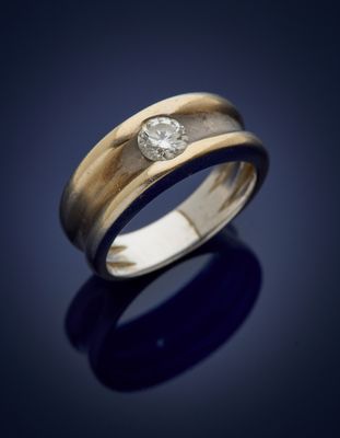 a close up of a ring with a diamond on a blue background