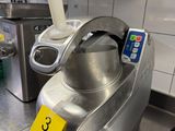 une machine posée sur le comptoir d'une cuisine