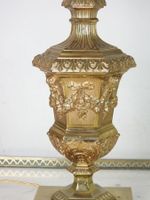 PAIRE DE LAMPES en bronze ciselé et doré en forme de vase su… (photo 3)