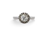 une bague en or blanc et diamants
