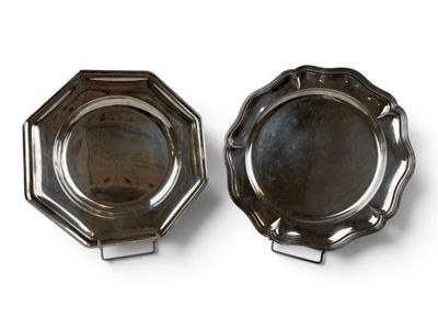 pair of silver plated ashtrays, english, late 19th century