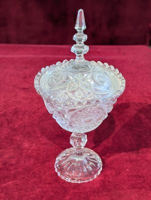 Drageoir en cristal taillé, décor tailé de fleurs - H.