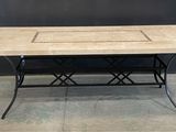 table à manger avec plateau en marbre et piètement en fer