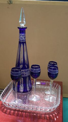 Cristal de Nancy : partie de service à liqueur comprenant une car...