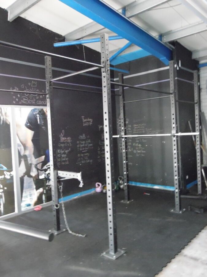 Lot crossfit: 1 portique cage, 3 caisses plyobox, ballons, l…