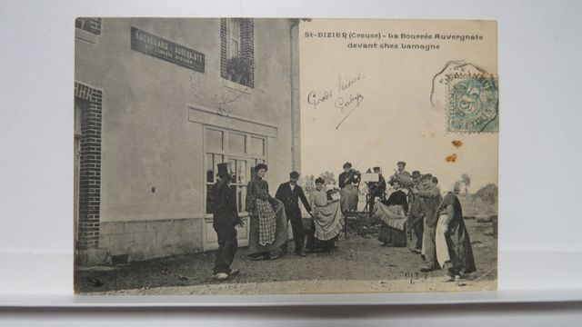 St-Dizier-Leyrenne : La Bourrée Auvergnate devant chez Lamagne. T...