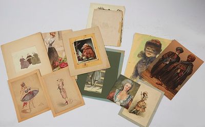 beaucoup de vieilles cartes postales sur la table