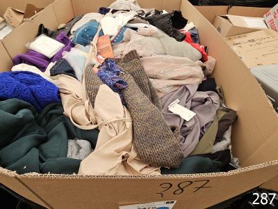 Box de vêtements - Photo 1