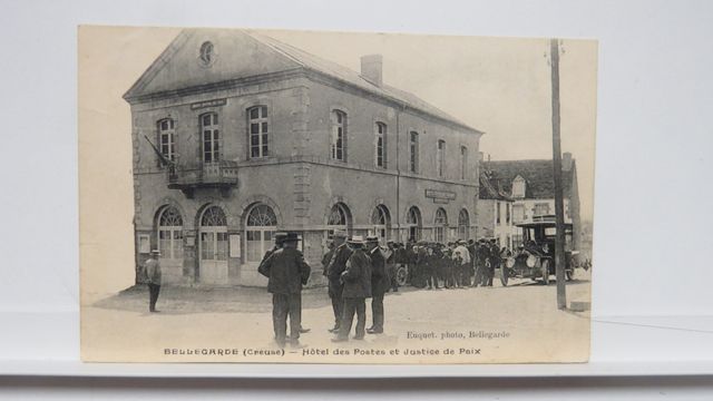 Bellegarde-en-Marche : Hôtel des Postes et Justice de Paix. TBE.