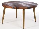 un gros plan d'une table avec un plateau en bois et des pieds en métal