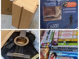 de nombreuses photos d'une guitare dans une boîte et d'une guitare dans une boîte