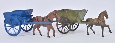 C.R., carriole hippomobile en fer blanc repeinte bleue. L. 3…