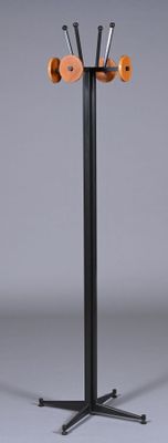 TECNO, Dans le goût de Porte-manteau à quatre bras en métal …