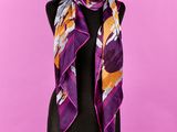 une écharpe violette et orange sur un mannequin, un mannequin, un mannequin, un mannequin, un mannequin, un mannequin, un mannequin, un mannequin, un mannequin, un mannequin, un mannequin, un mannequin, un mannequin, un mannequin, un mannequin, un mannequin, un mannequin, un mannequin, un mannequin, un mannequin, un mannequin, un mannequin, un mannequin, un mannequin, un mannequin, un mannequin, un mannequin, un mannequin, un mannequin, un mannequin, un mannequin, un mannequin, un mannequin