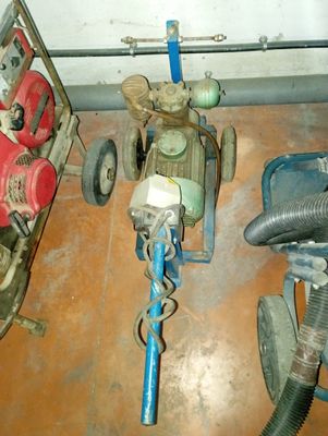 many tools that are sitting on the floor next to each other