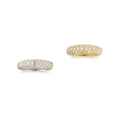 une paire de bagues en diamant et en or 18 carats