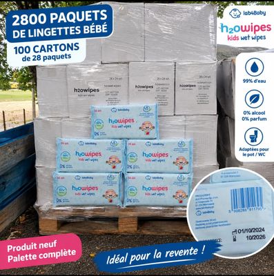 de nombreux paquets de papier toilette empilés sur une palette