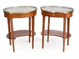 paire de tables d'appoint de style Louis XVI