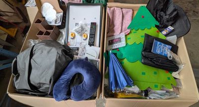 280 / 1 palette de 130 kg de mix ( maillots de bain, c…