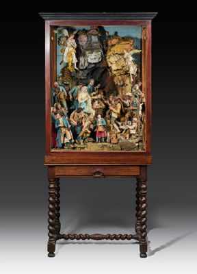 une armoire en bois ornée d'un tableau sur la façade