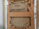 une photo d'un tableau accroché au mur d'une pièce