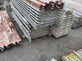 de nombreux types de bois différents par terre