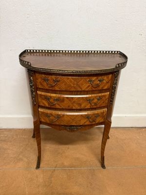 COMMODE de fome demi lune. 3 tiroirs.