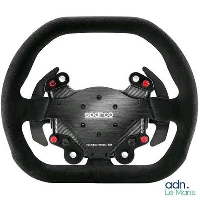 le volant est noir et comporte des voyants rouges