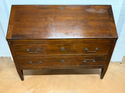 COMMODE scriban. Elle ouvre à 2 tiroirs en partie, un abatta…