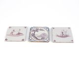trois sous-verres avec l'image d'un bateau et d'un homme à bord