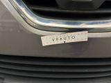 a sticker that says vauto on the front of a car