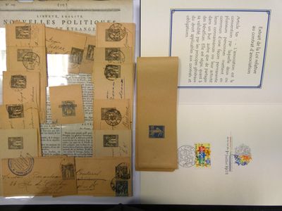 l'image d'une feuille de papier sur laquelle figurent des timbres