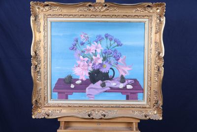 une peinture de fleurs dans un vase sur une table
