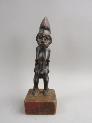 Statuette bois sculpté, Afrique.