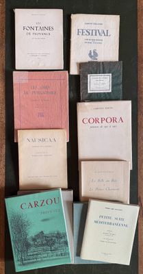 beaucoup de livres sur la table ensemble sur la table
