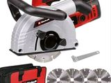 a circular saw with a circular blade and circular blades