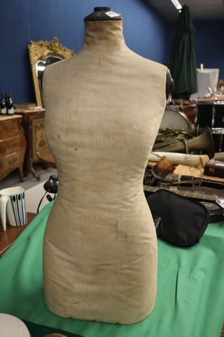 Buste de mannequin ancien. 