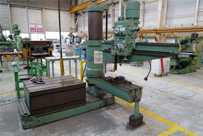 Perceuse radiale GSP, type 405K150, N°1393 avec table croisé…