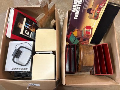 Lot de bibelots comprenant une chaîne Hi-Fi JVC, un jeu de c… - Photo 1