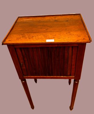 Époque début XIX Chevet à rideau en fruitier H 75 L 42 P31cm